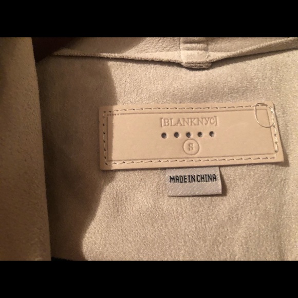 NWT zipper top - Picture 4 of 4